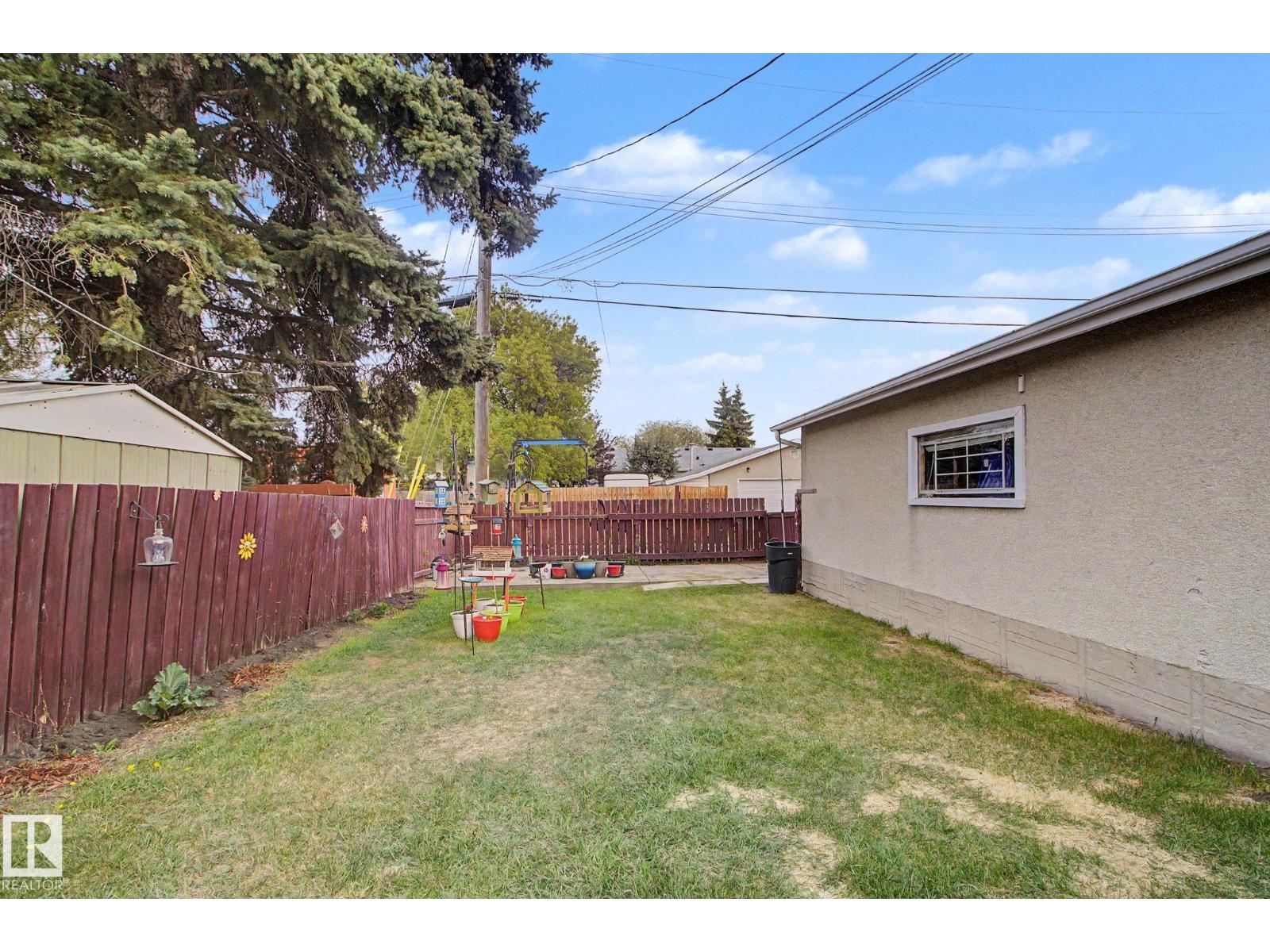 8115 169 ST NW - 37
