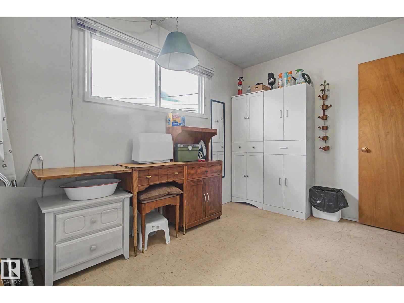 8115 169 ST NW - 19