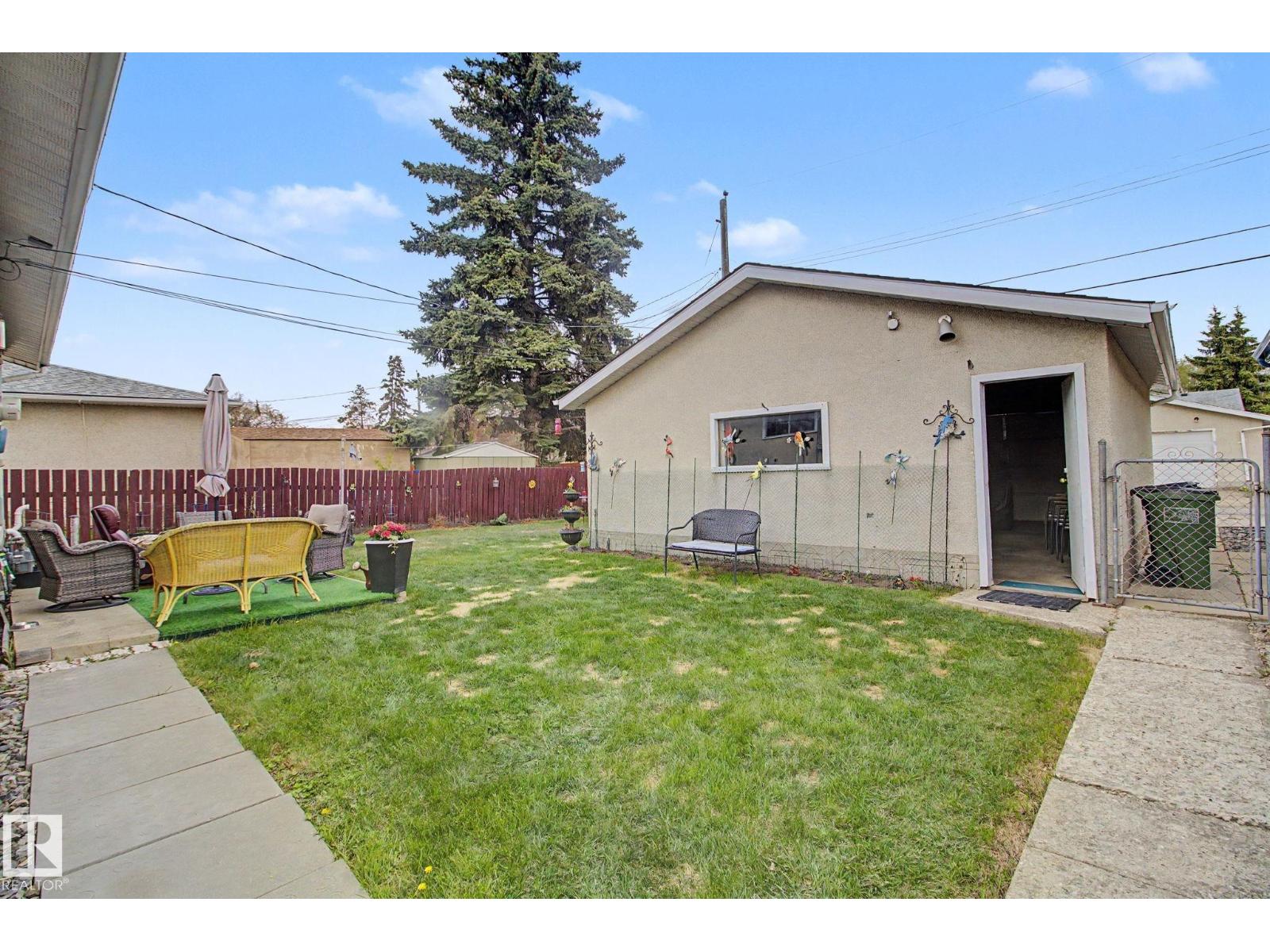 8115 169 ST NW - 32