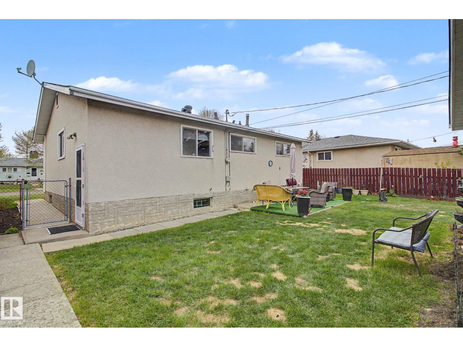 8115 169 ST NW - 36