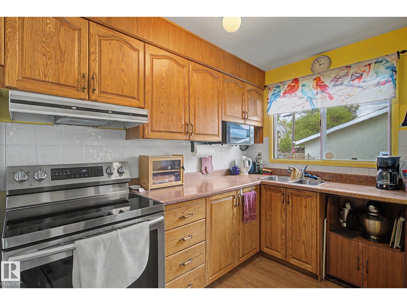 8115 169 ST NW - 11