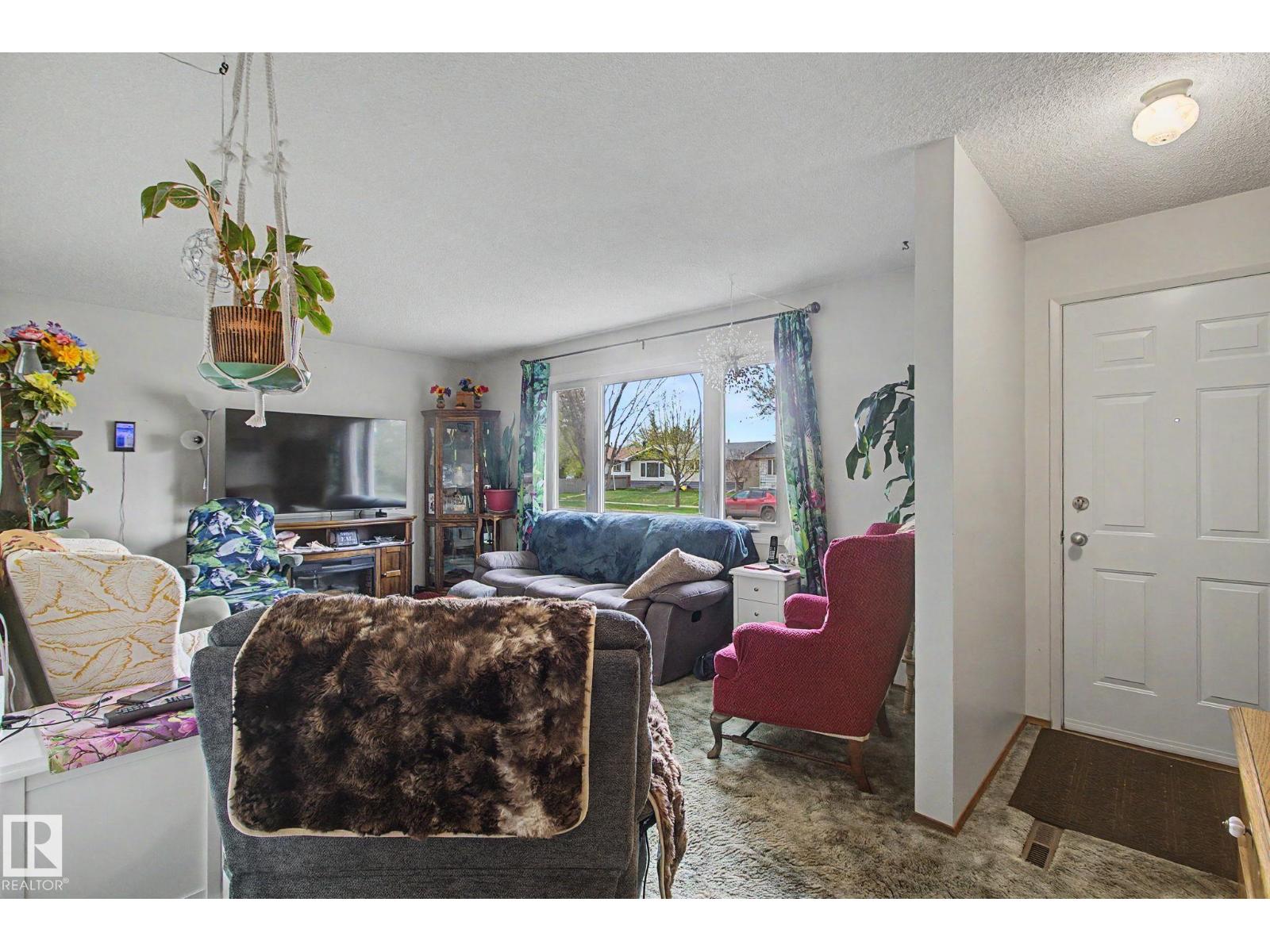 8115 169 ST NW - 4