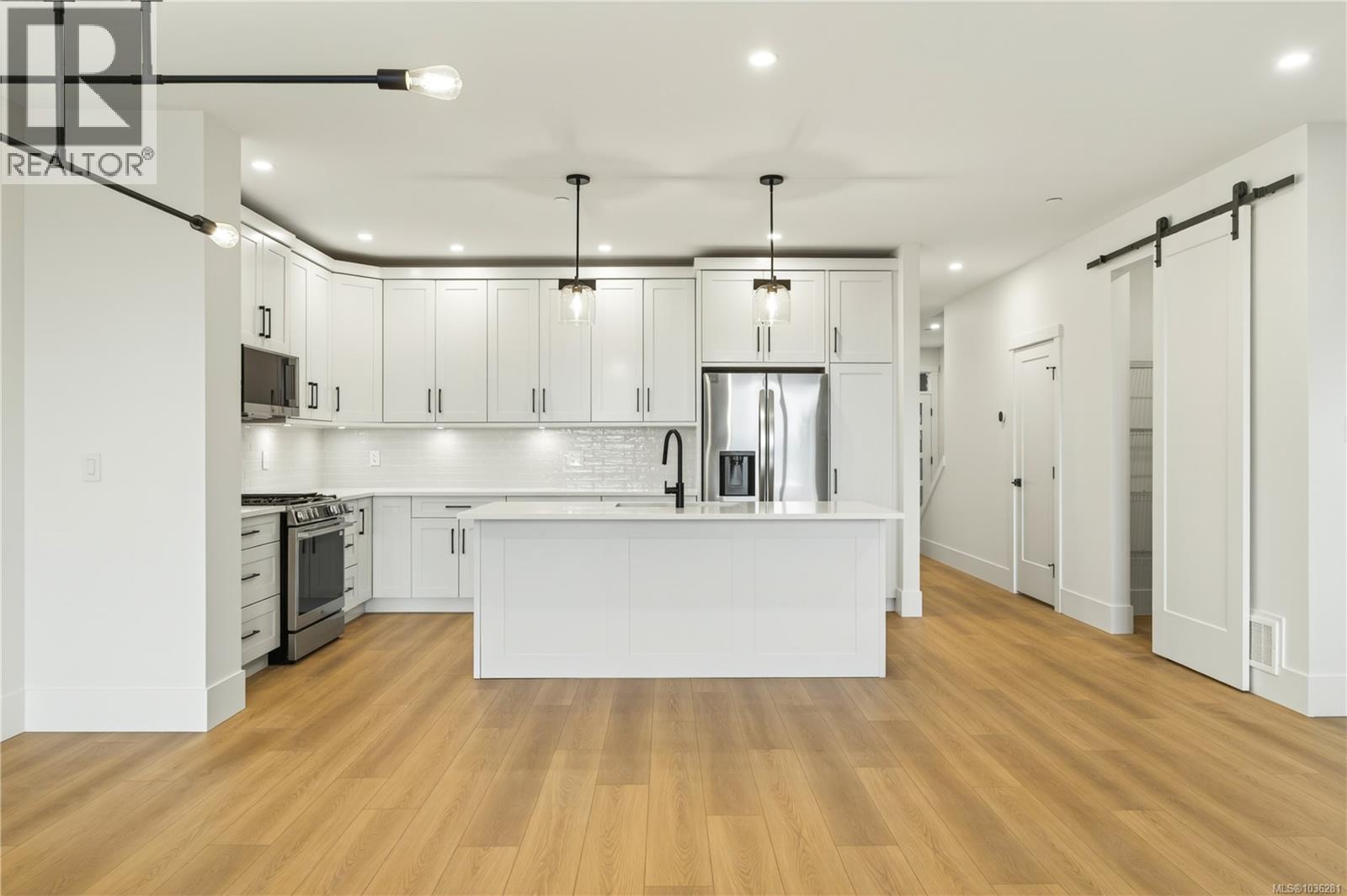 #101 2302 Arbot Rd - 19