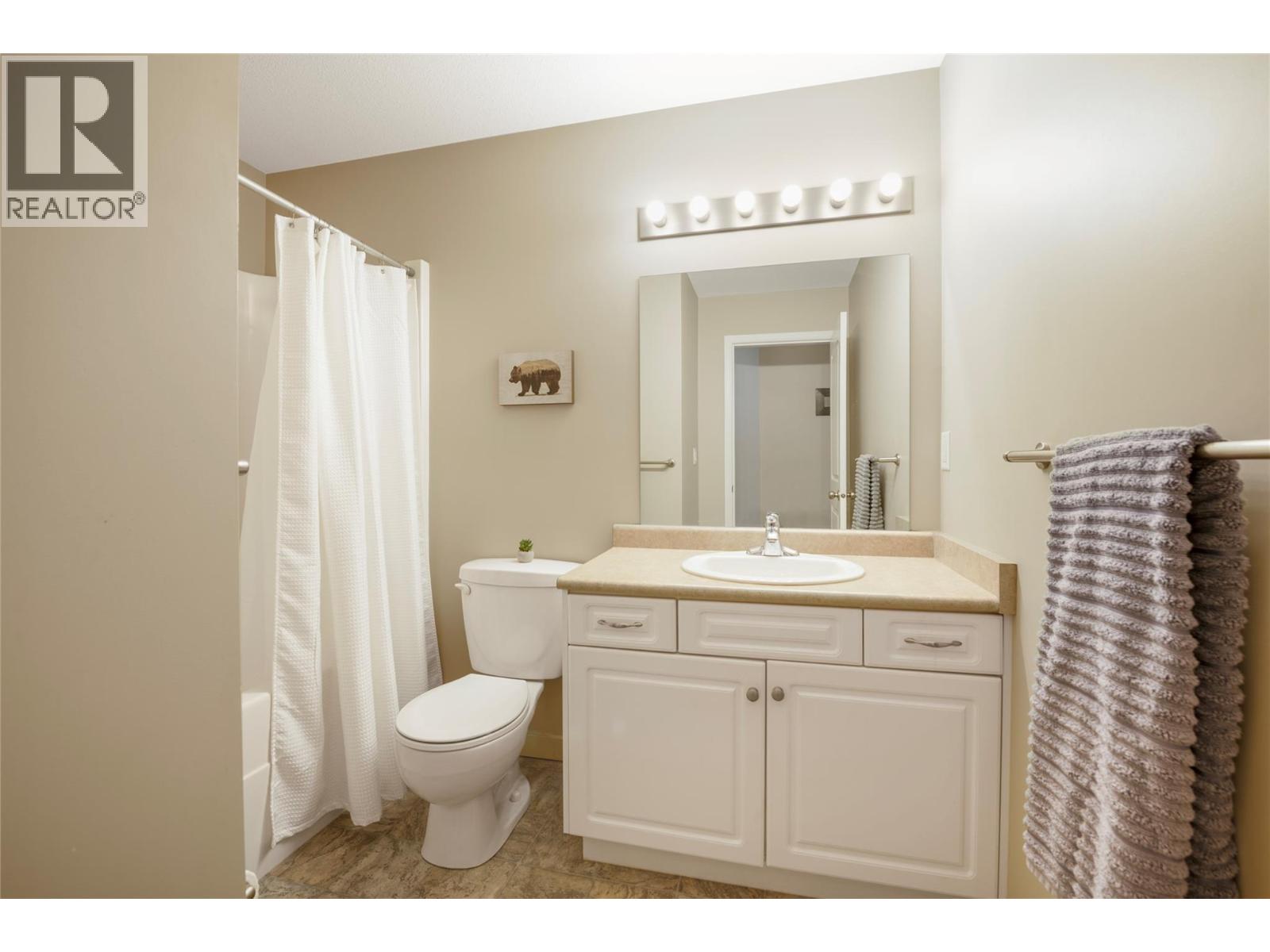 6 4407 20 Street, Vernon