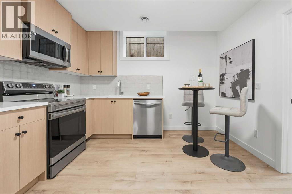 #1 1524 29 Avenue SW - 31