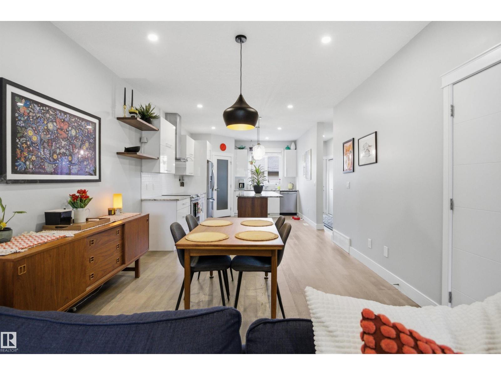 11639 128 ST NW - 8