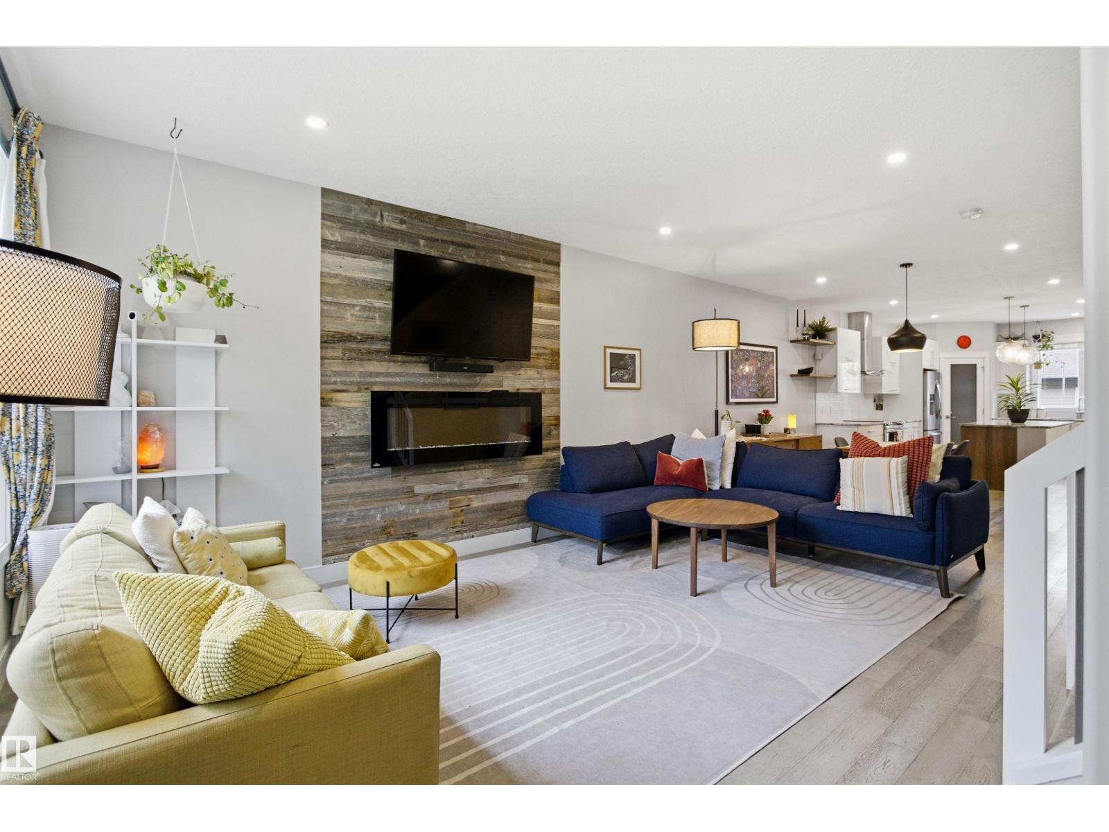 11639 128 ST NW - 4