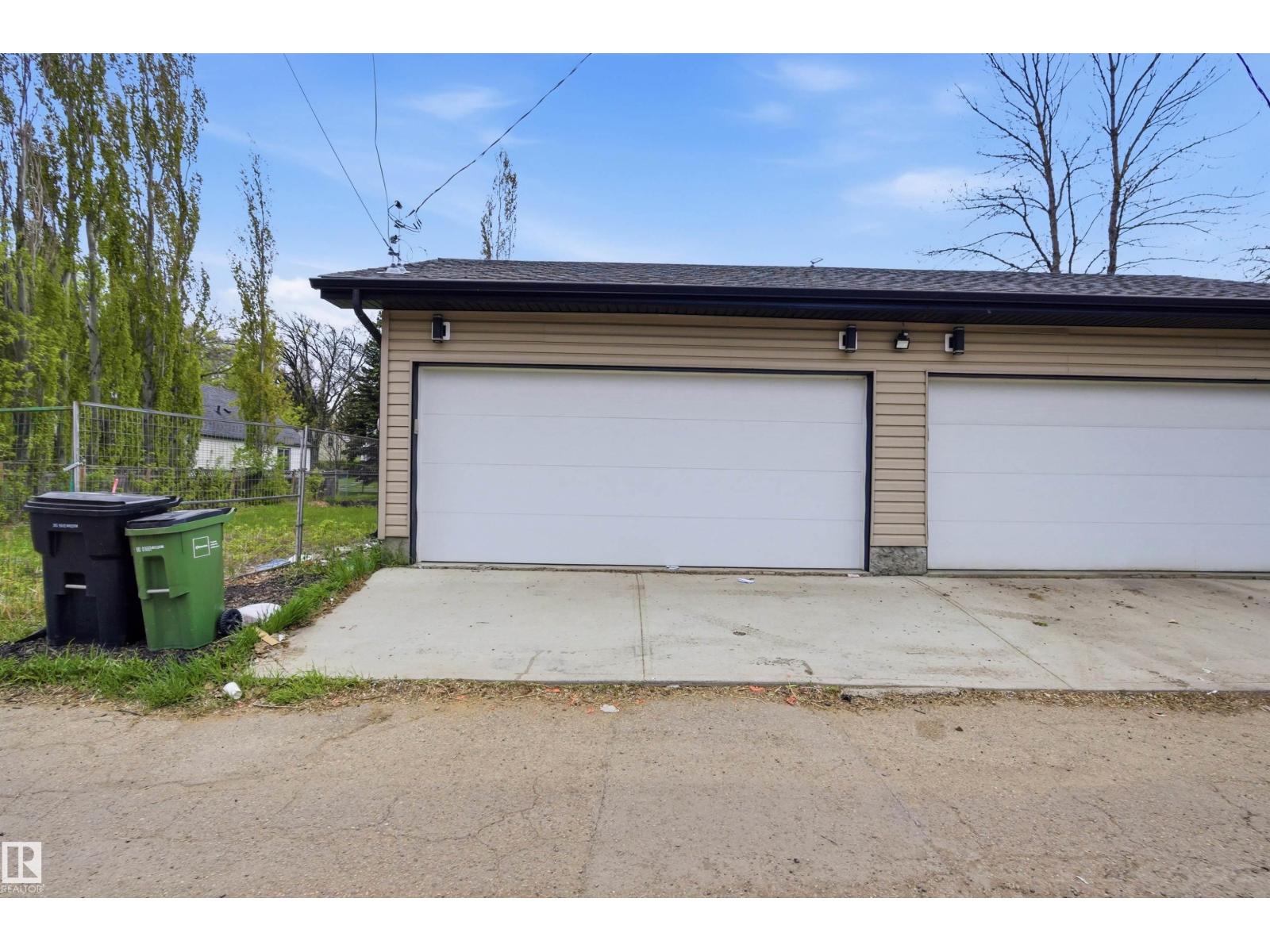 11639 128 ST NW - 48