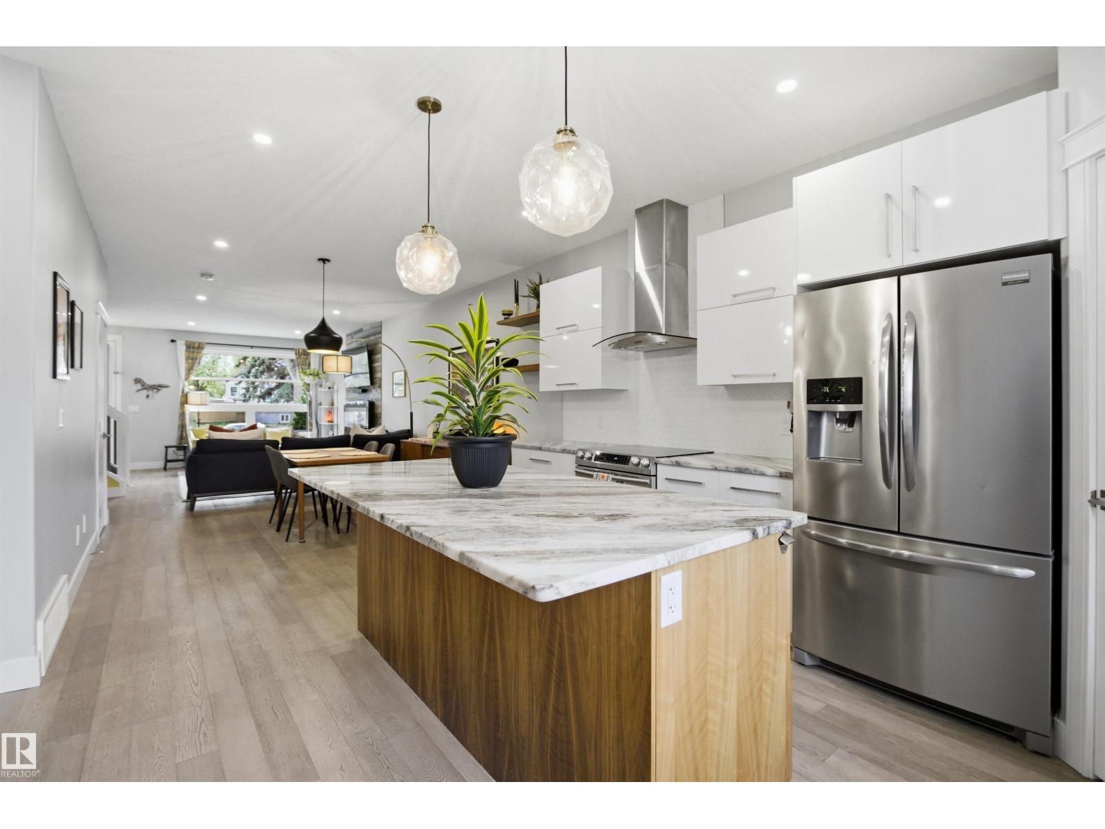 11639 128 ST NW - 14