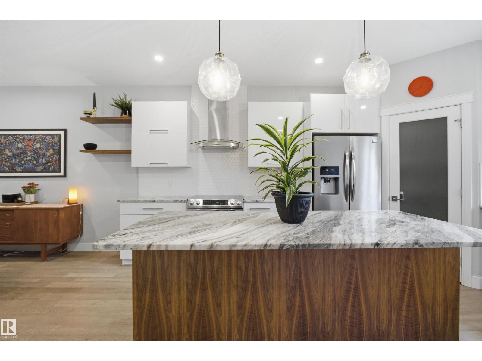 11639 128 ST NW - 12