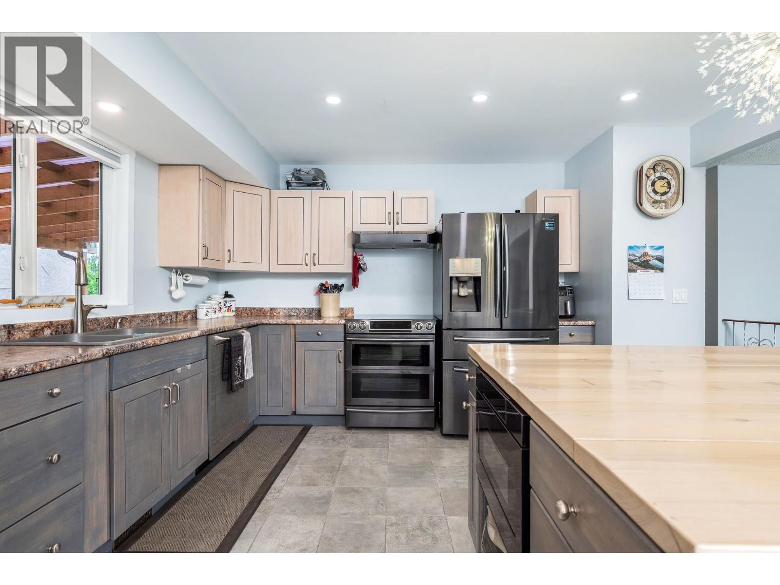 1206 43 Avenue, Vernon