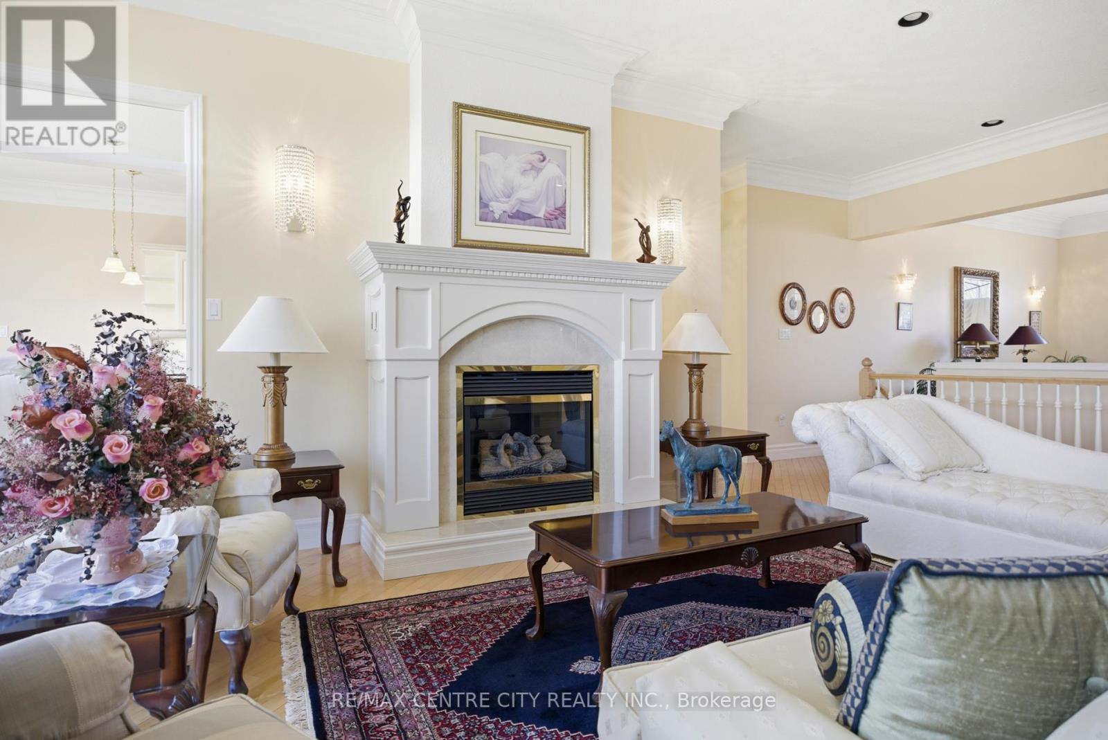 6 HUNTINGTON TERRACE - 11
