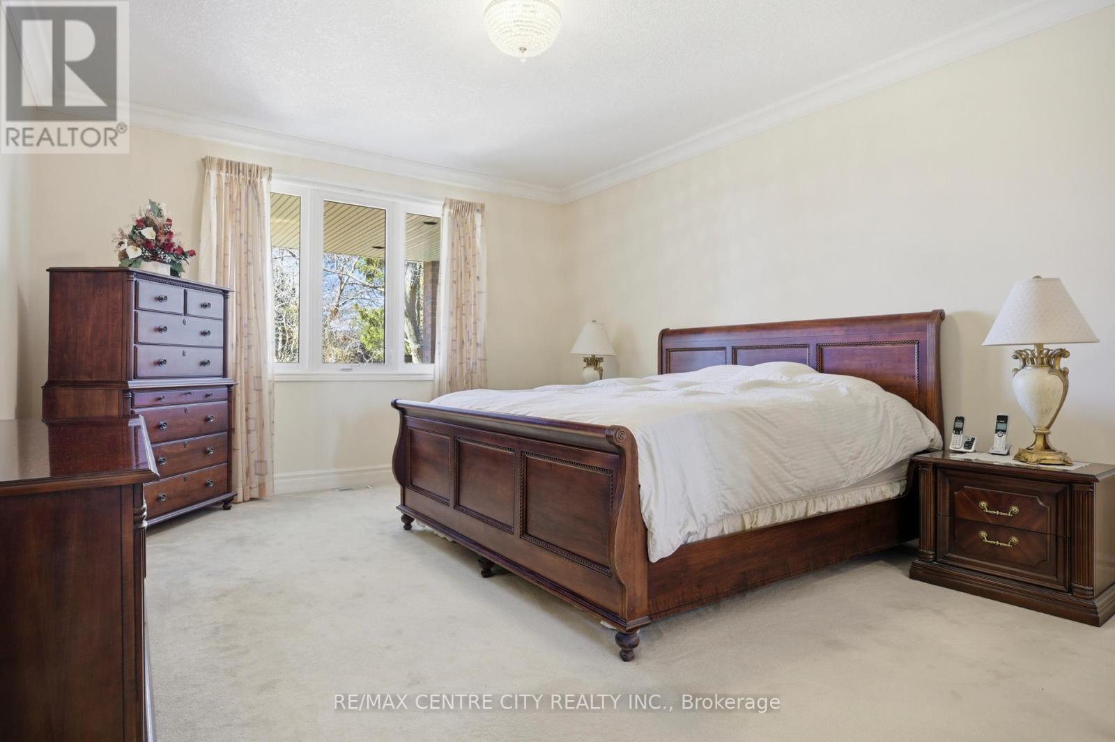 6 HUNTINGTON TERRACE - 16