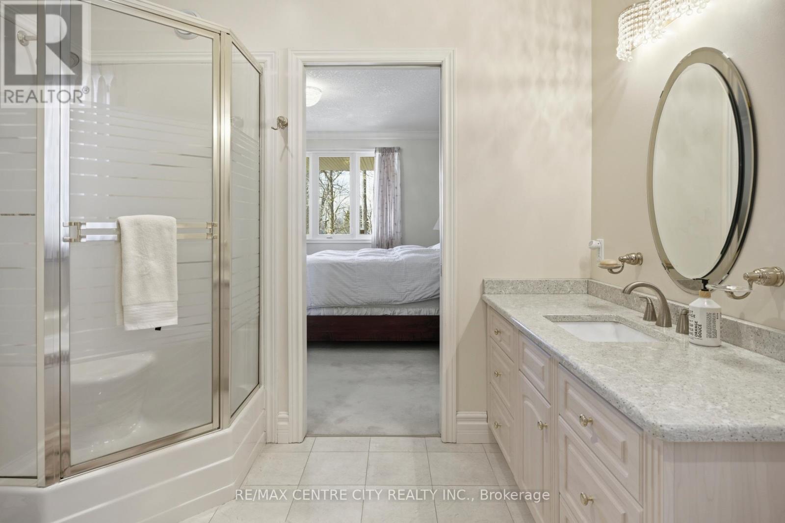 6 HUNTINGTON TERRACE - 18