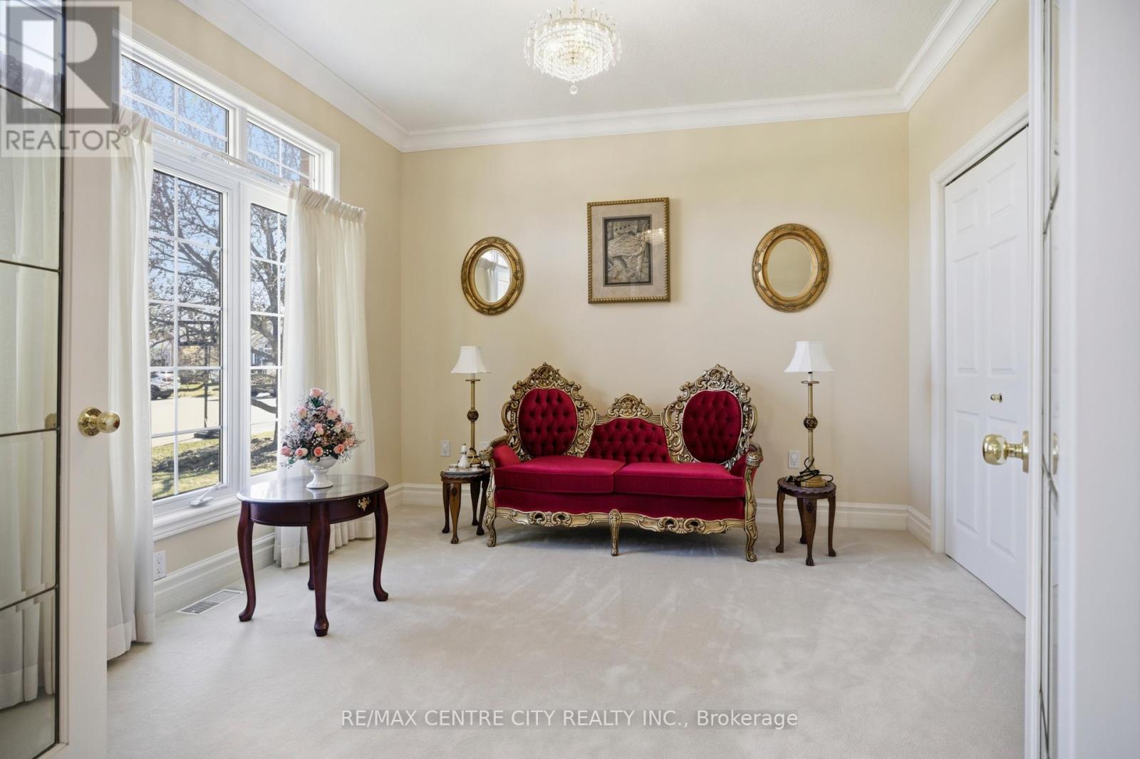 6 HUNTINGTON TERRACE - 22