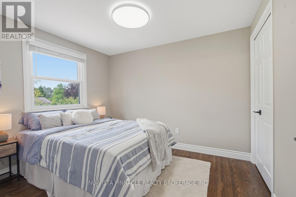 11 RUNNYMEDE CRESCENT - 22