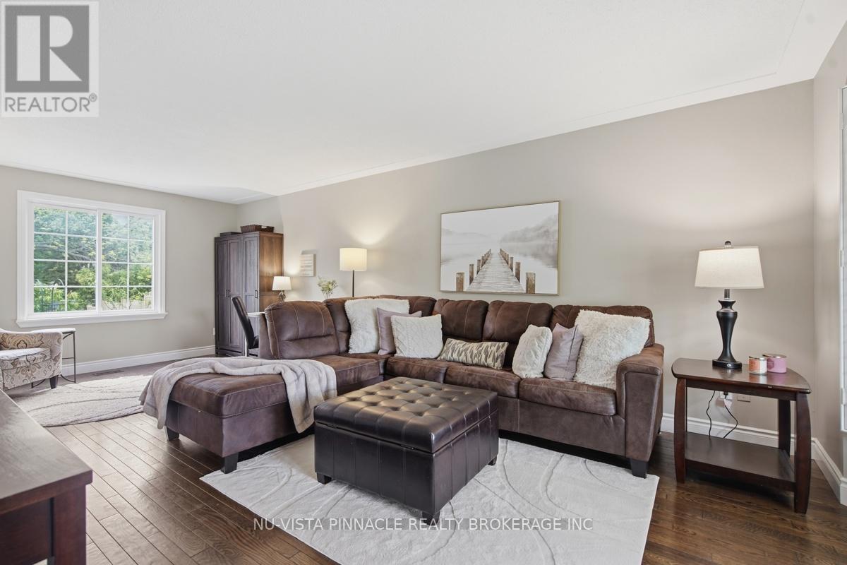 11 RUNNYMEDE CRESCENT - Image 3