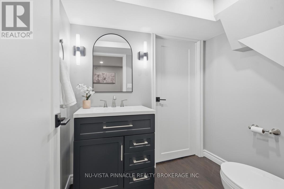 11 RUNNYMEDE CRESCENT - 30