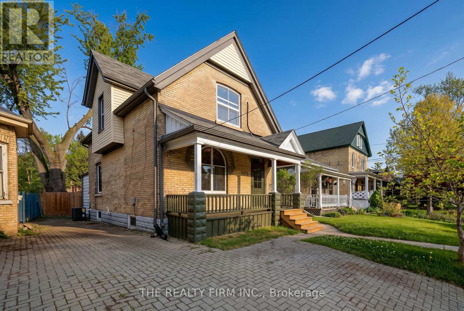 908 DUFFERIN AVENUE - Image 2