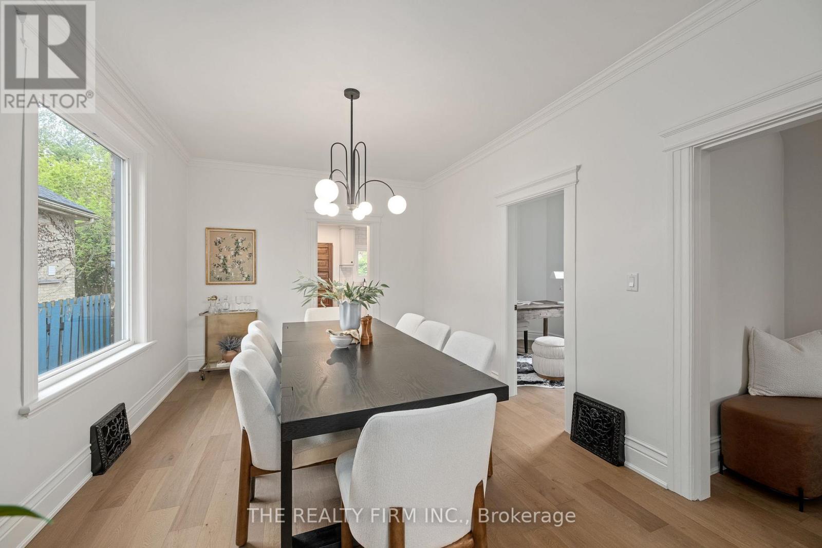 908 DUFFERIN AVENUE - 7
