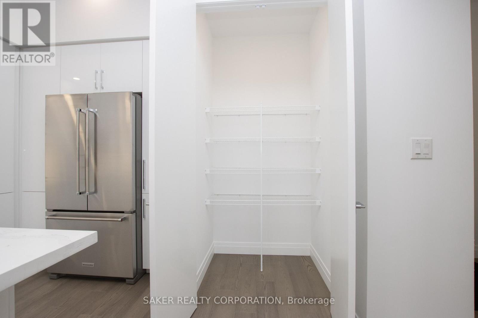 #11 495 OAKRIDGE DRIVE - 11
