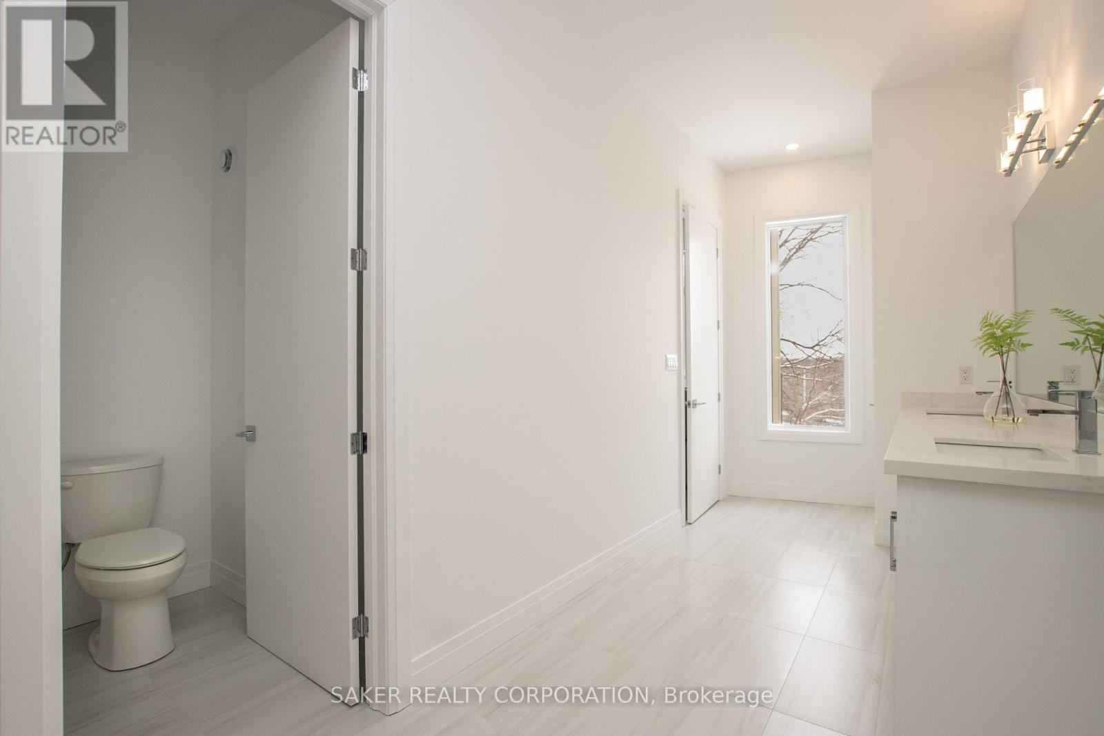 #11 495 OAKRIDGE DRIVE - 25