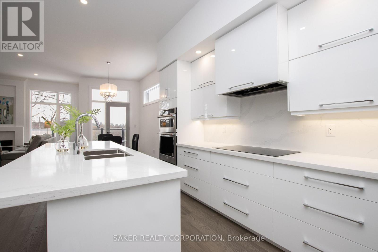 #11 495 OAKRIDGE DRIVE - 9