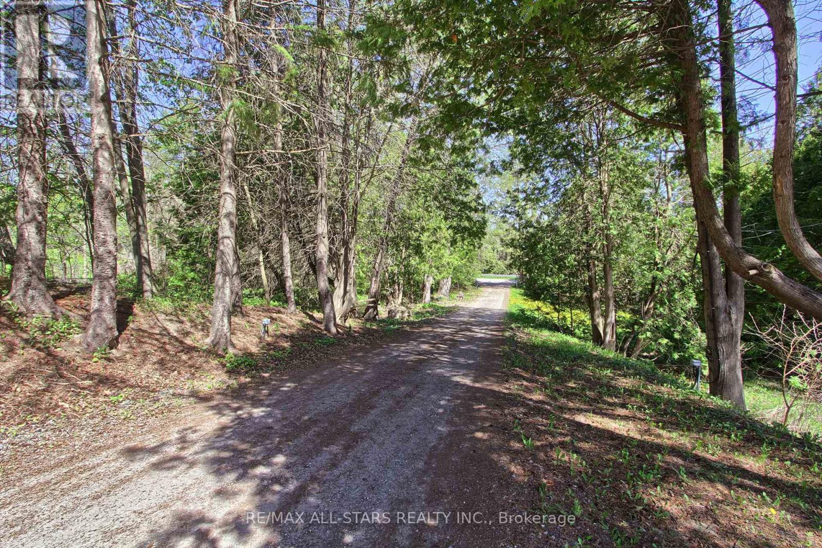 215 UXBRIDGE PICKERING TOWNLINE - 35