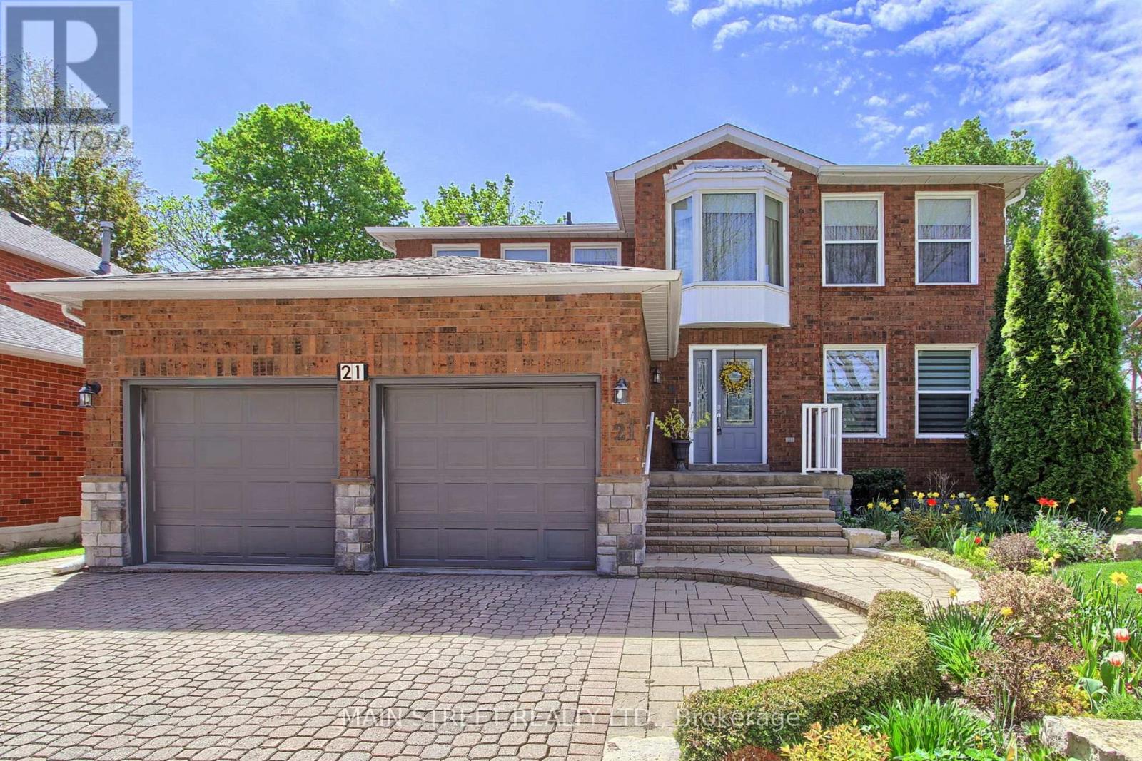 21 CHADBURN CRESCENT - 4