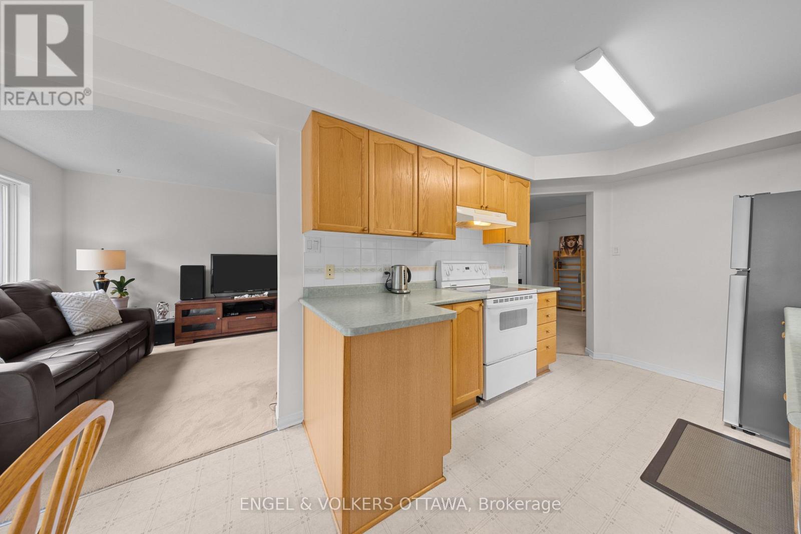 23 CAMBRAY LANE - 15
