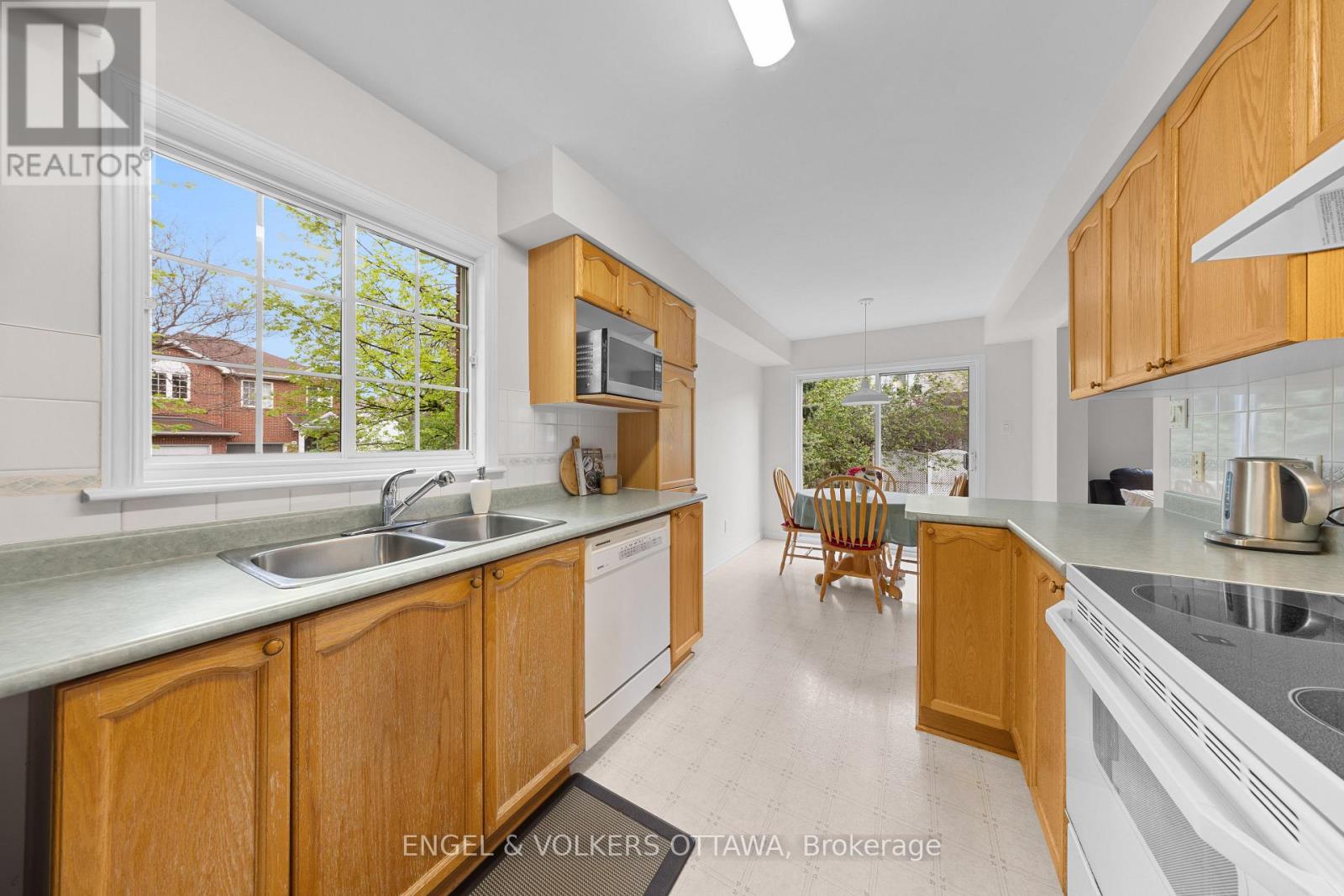 23 CAMBRAY LANE - 18
