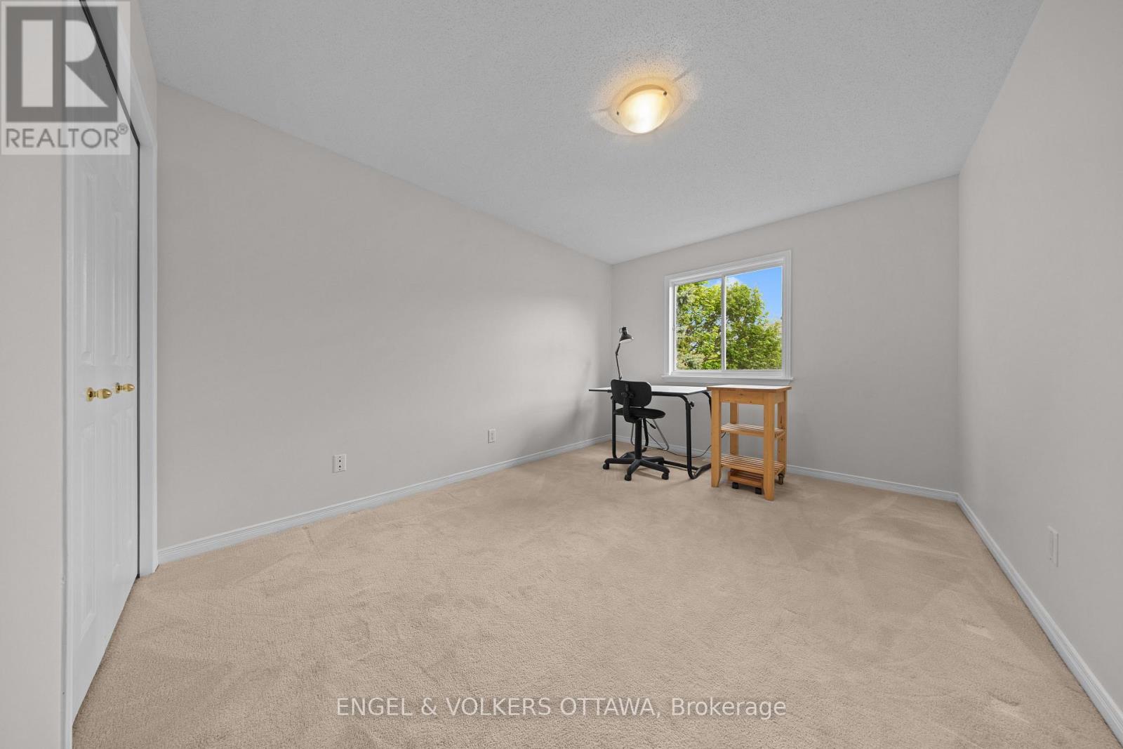 23 CAMBRAY LANE - 24