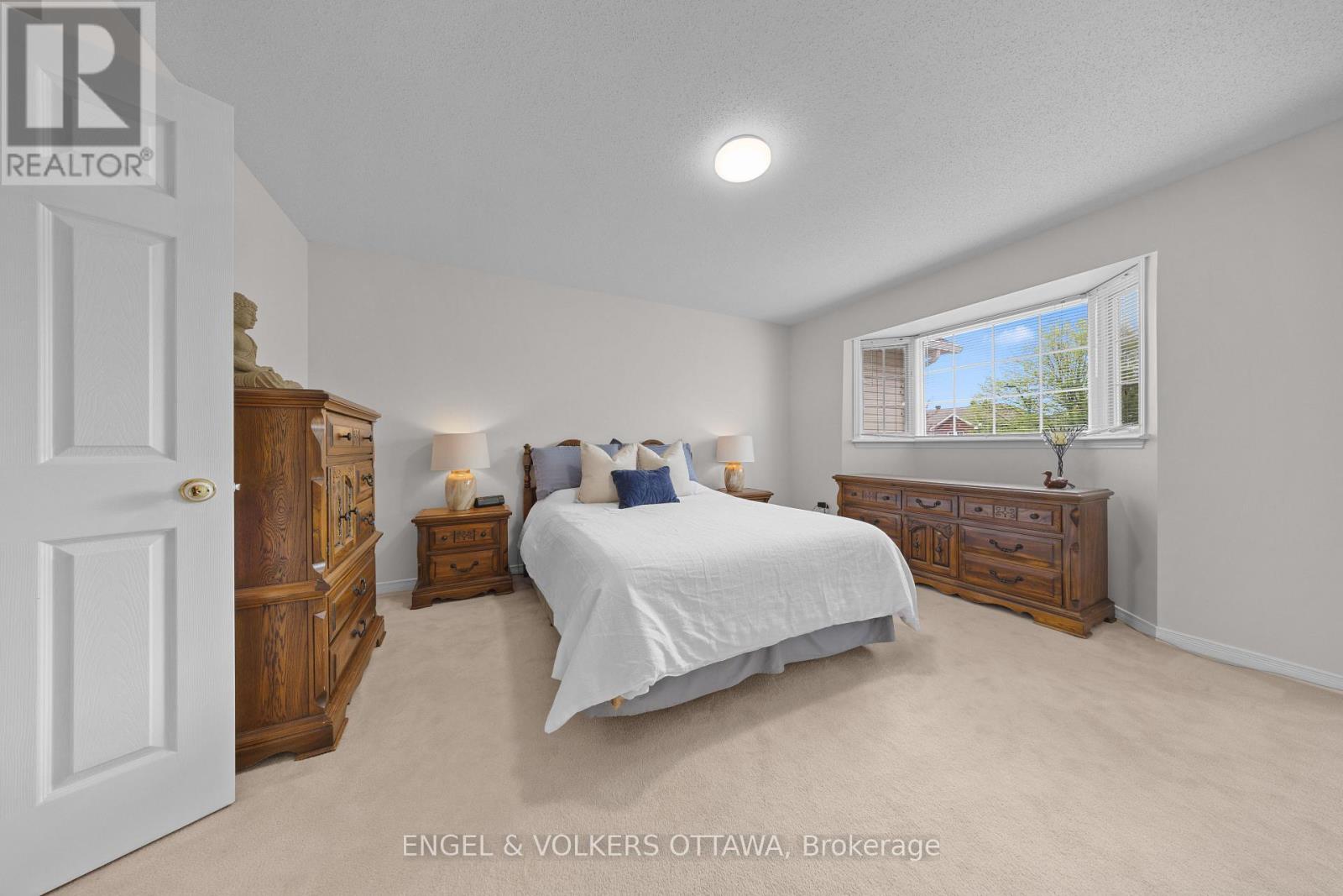 23 CAMBRAY LANE - 27