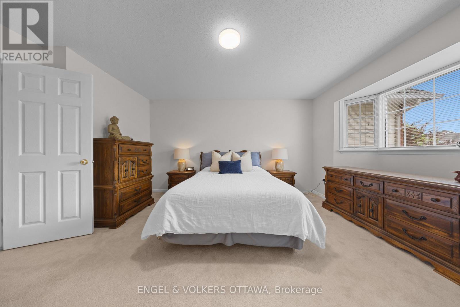 23 CAMBRAY LANE - 28
