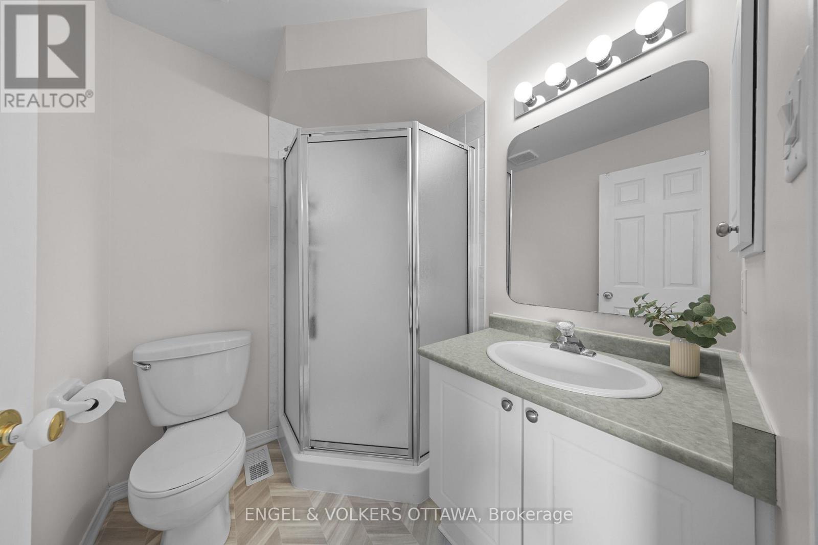 23 CAMBRAY LANE - 32