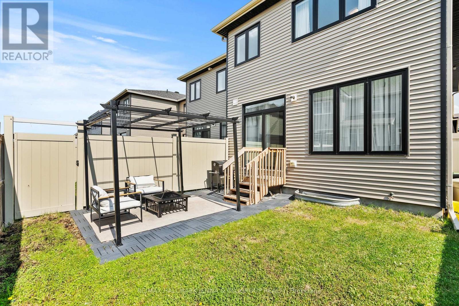 613 TALIESIN CRESCENT - 28