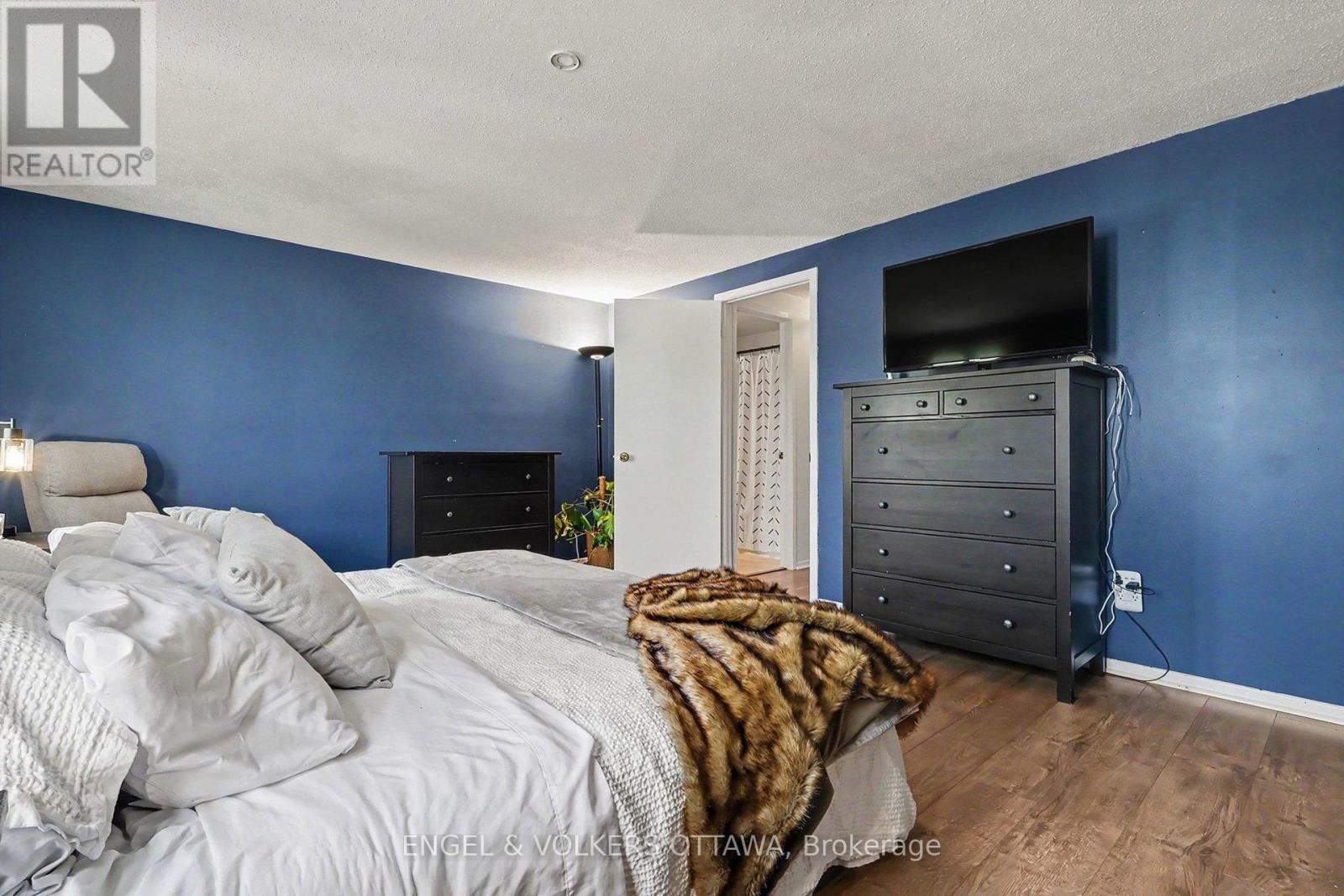 900 BORLAND DRIVE - 20