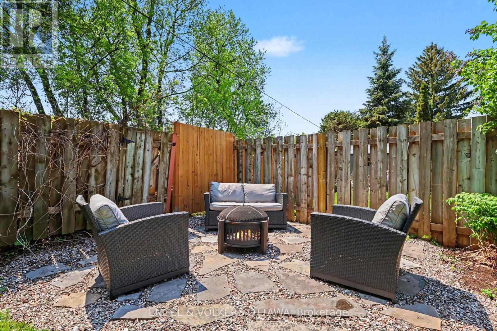 900 BORLAND DRIVE - 32