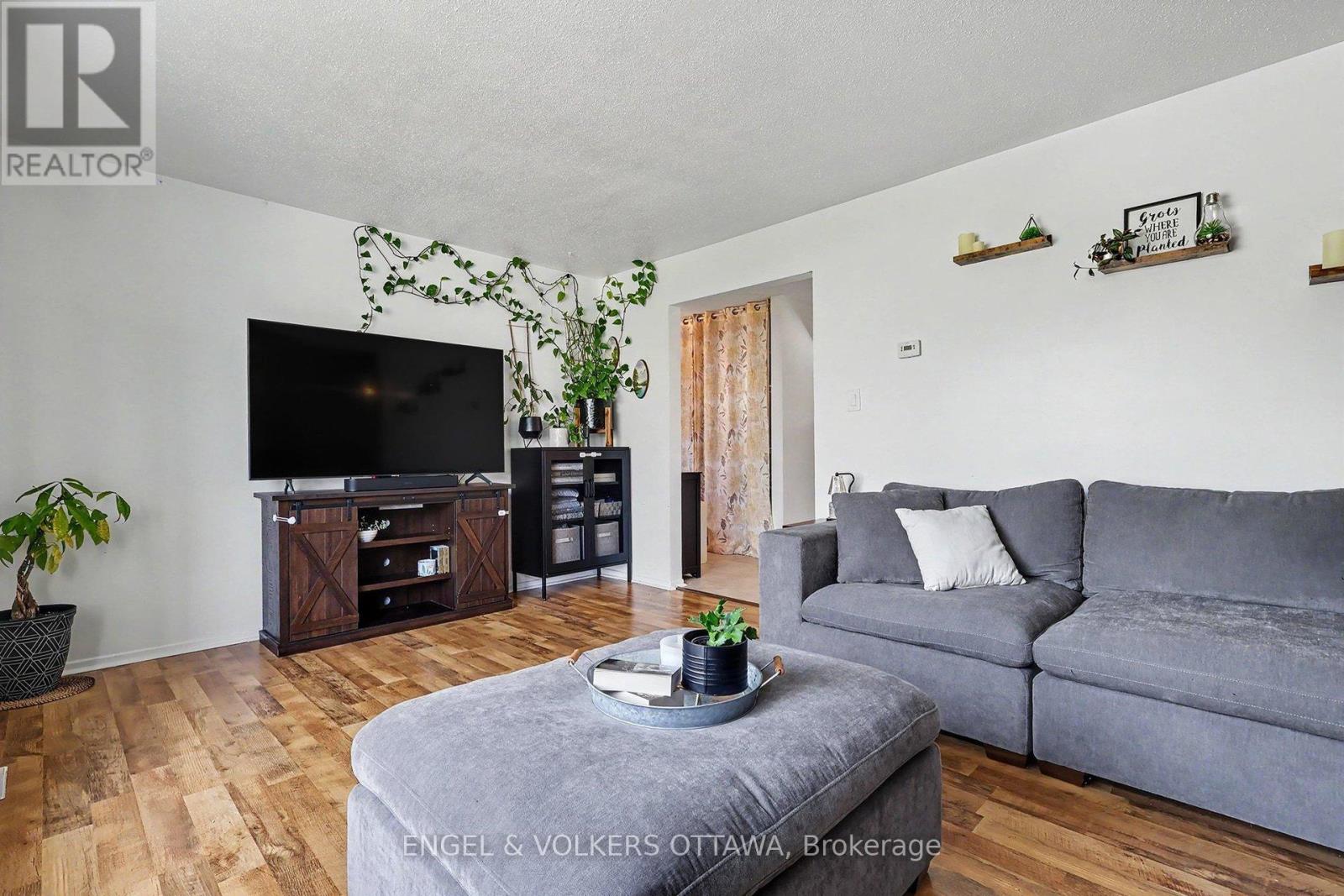 900 BORLAND DRIVE - 9