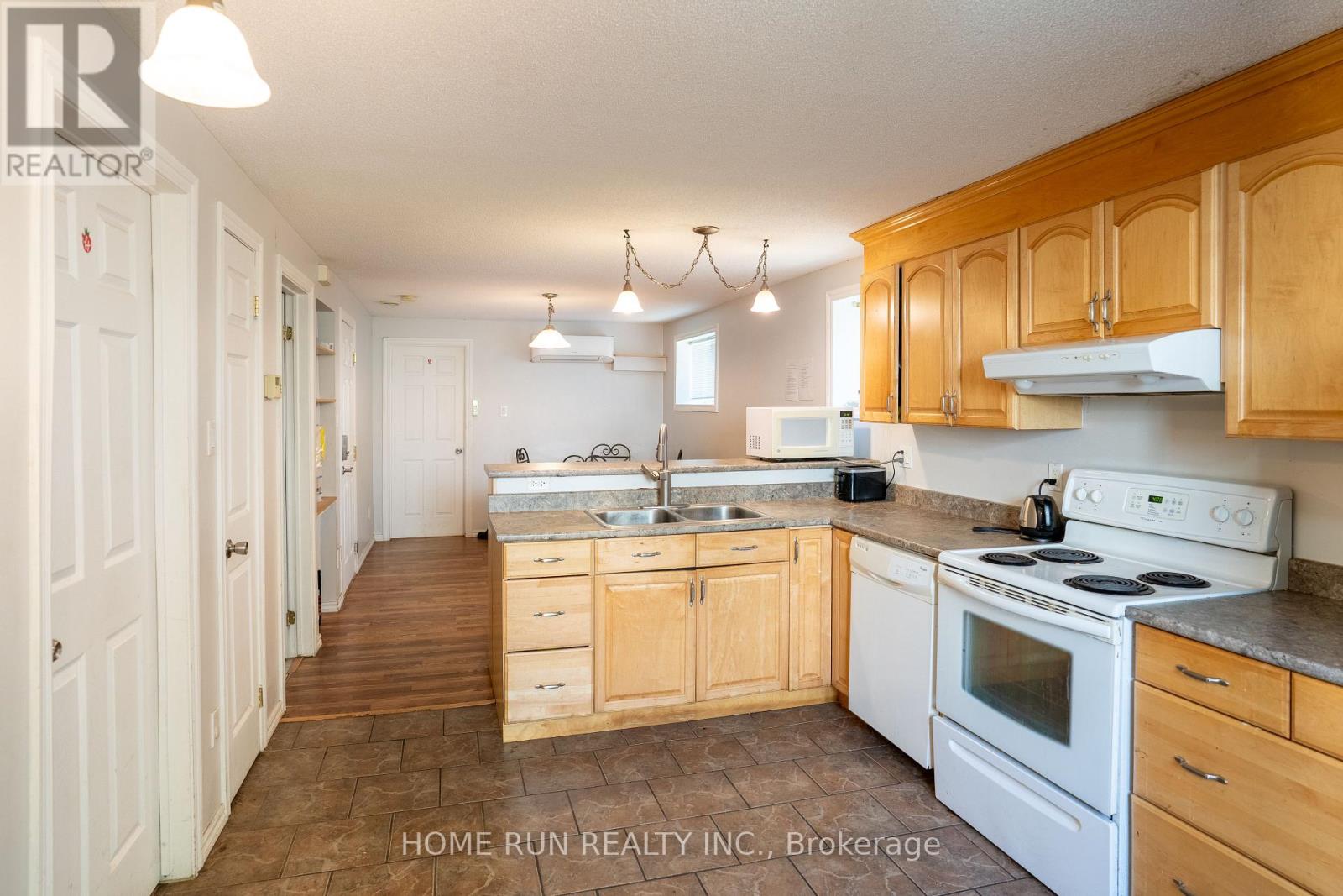 313 SAVARD AVENUE - 32