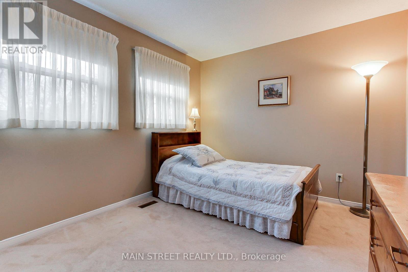 21 CHADBURN CRESCENT - 21