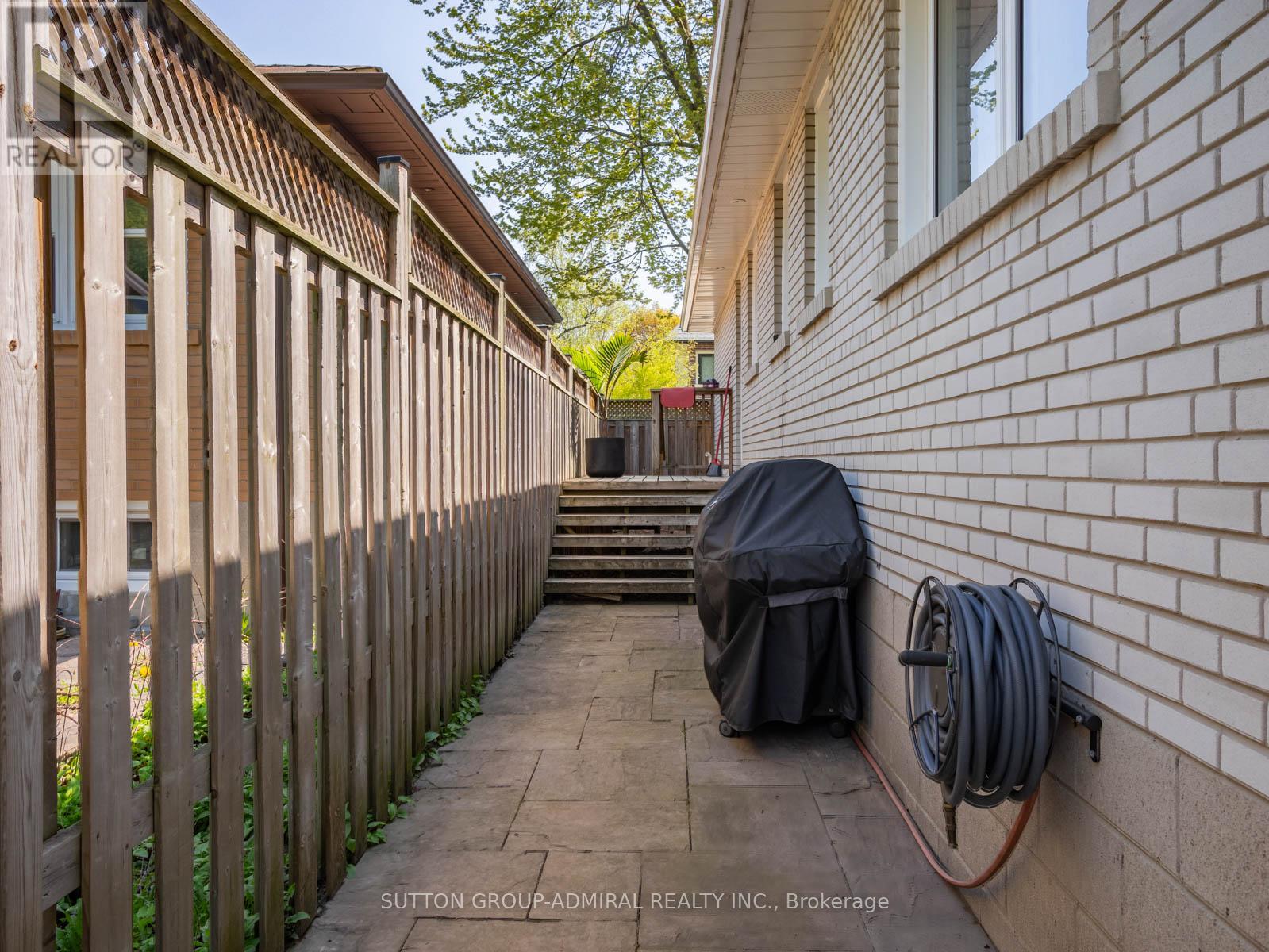125 LAVEROCK AVENUE - 38