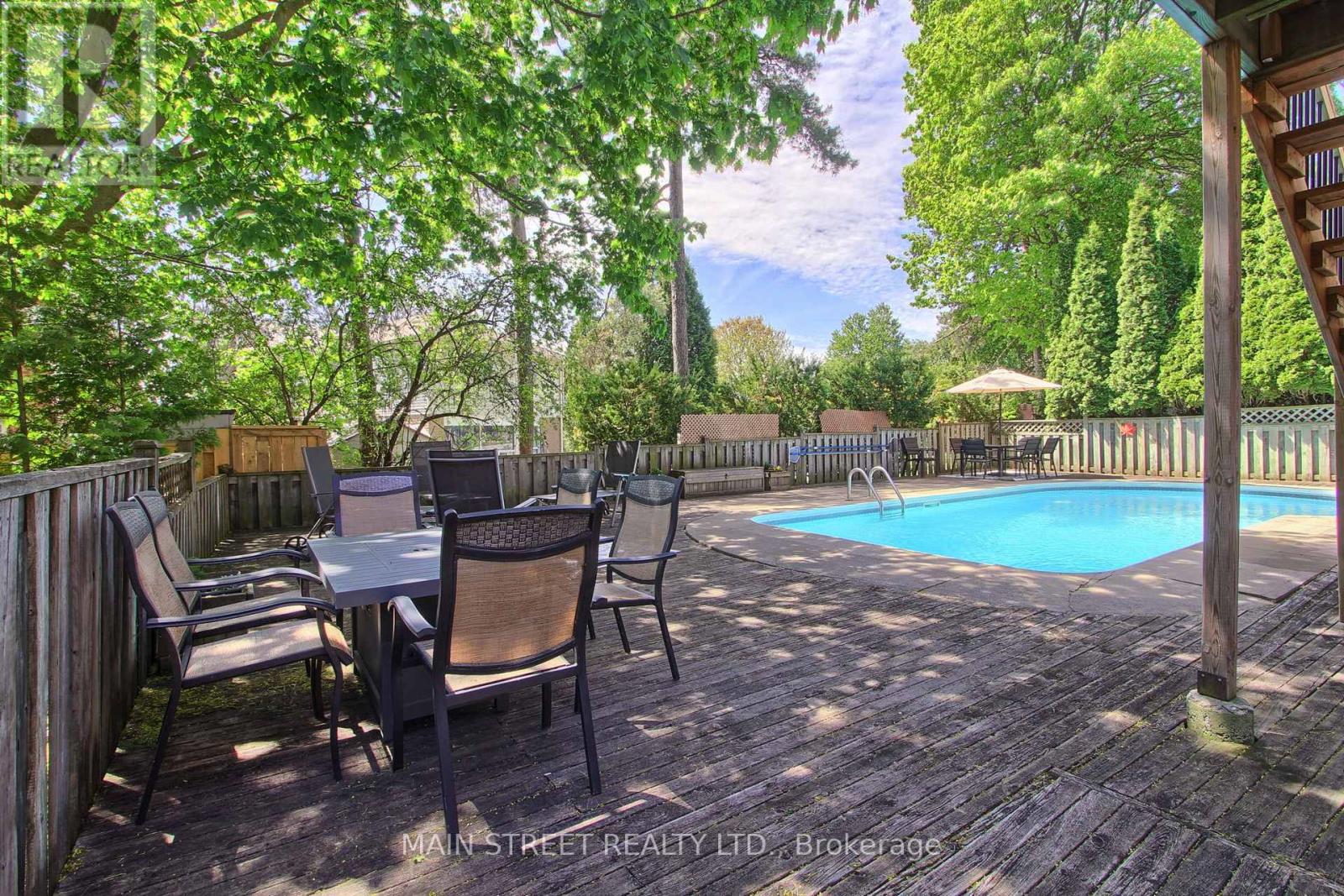 21 CHADBURN CRESCENT - 28