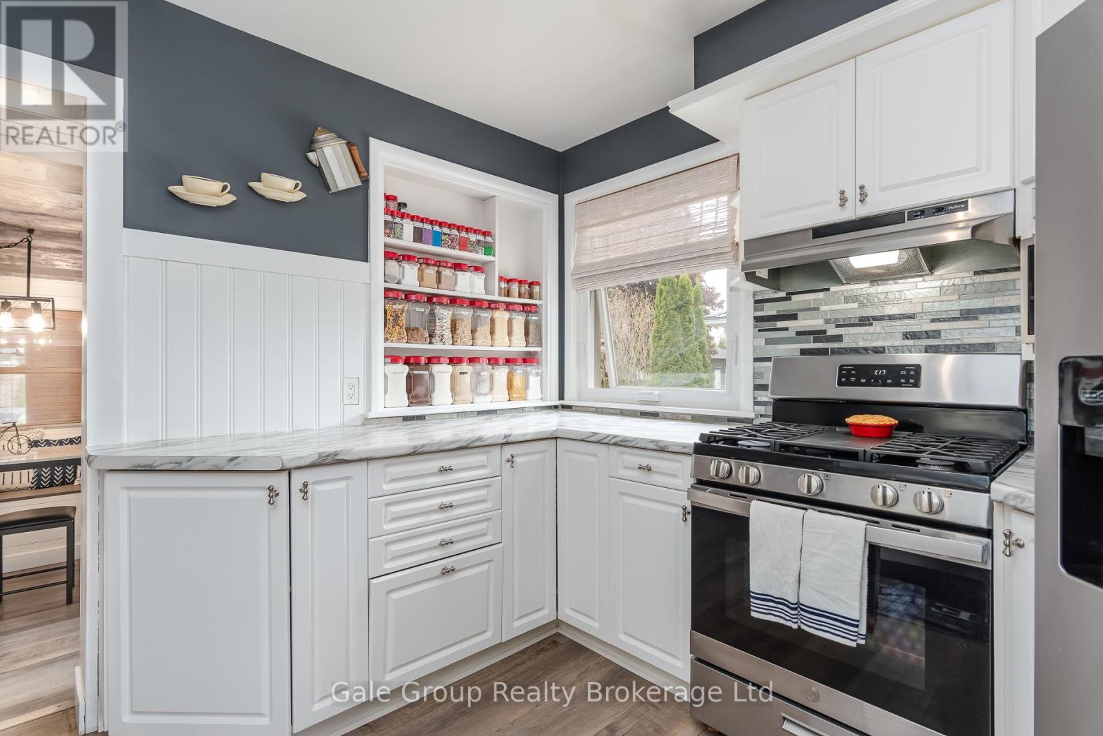 183 BYRON STREET - 30