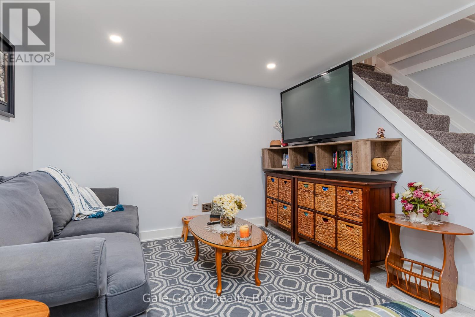183 BYRON STREET - 40