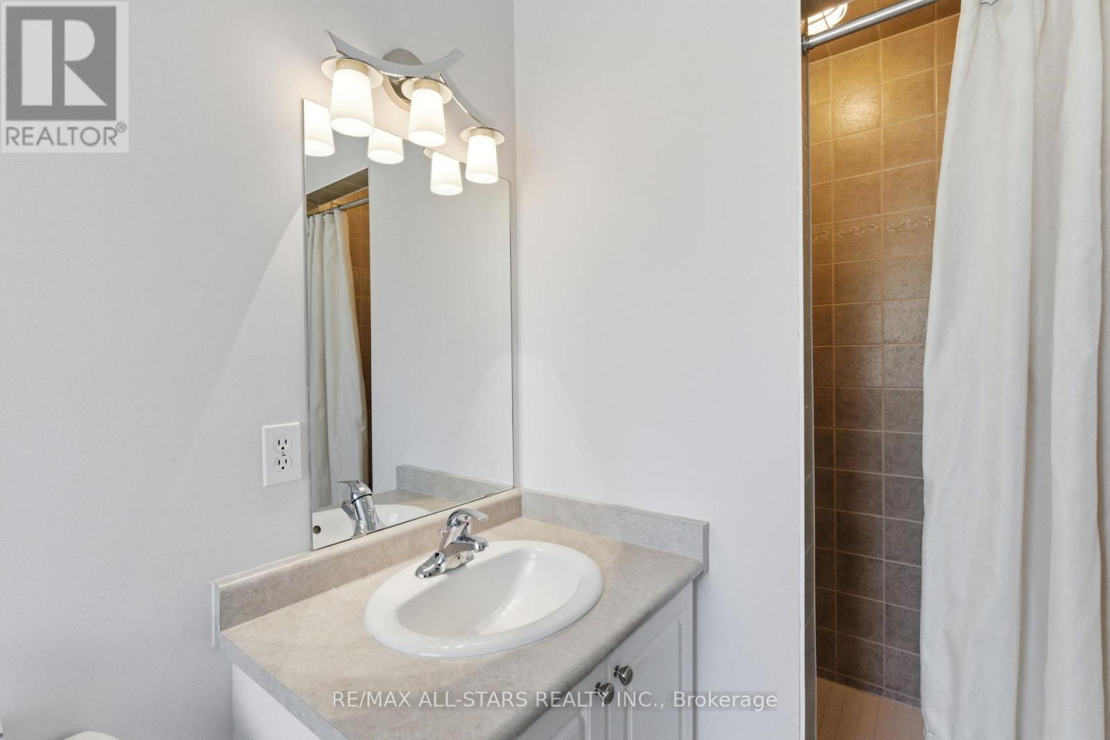 49 ROSENA LANE - 25