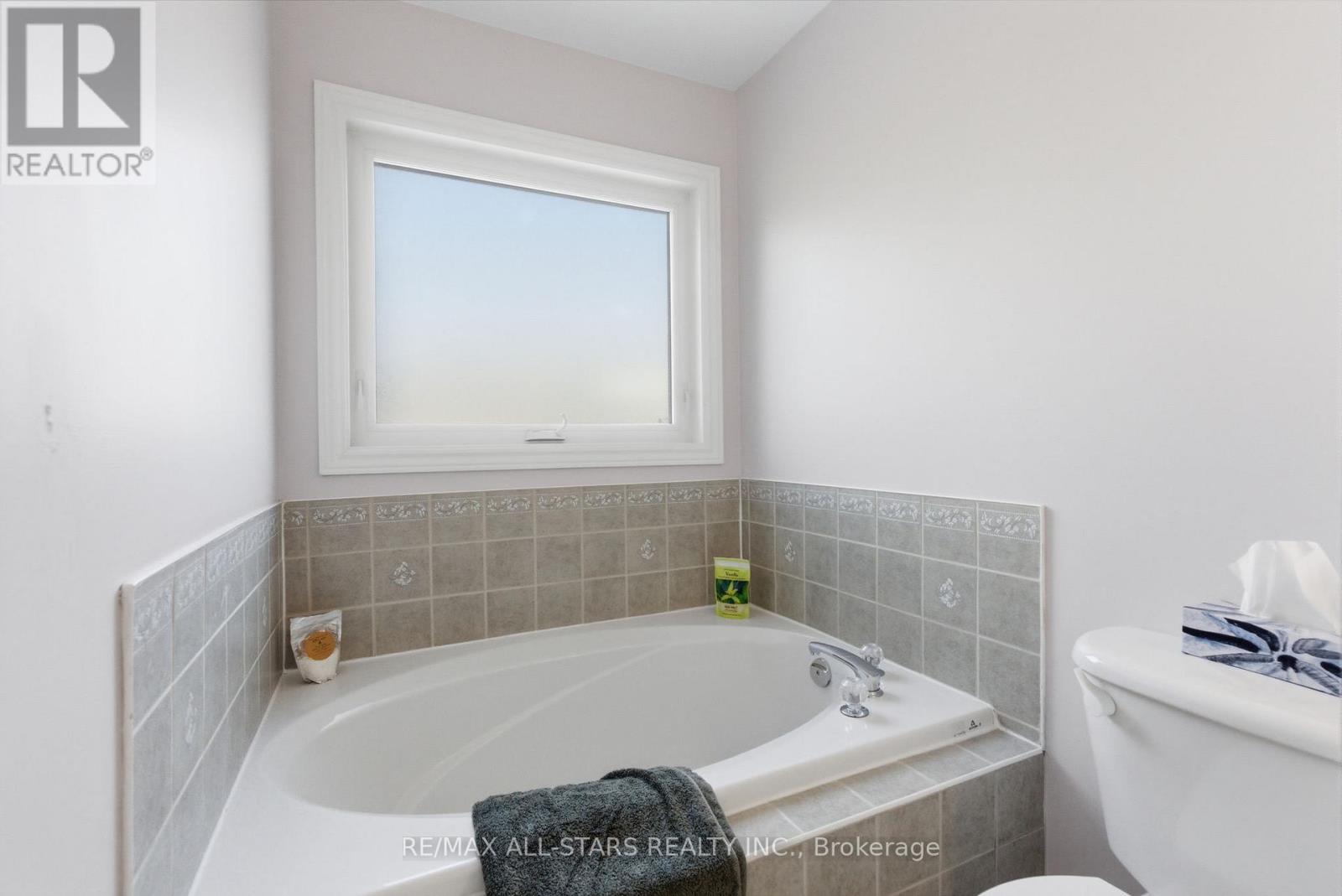 49 ROSENA LANE - 26