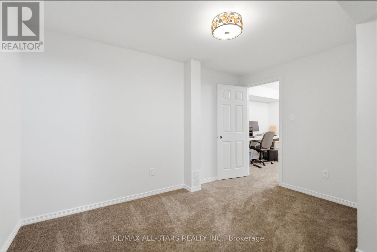 49 ROSENA LANE - 37