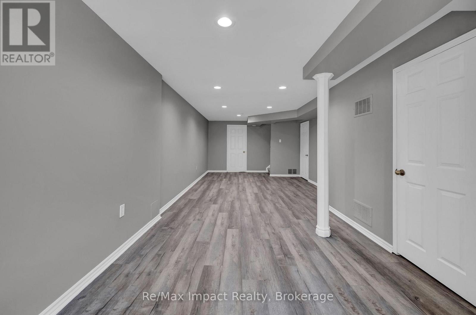 1872 WOODGATE COURT - 34