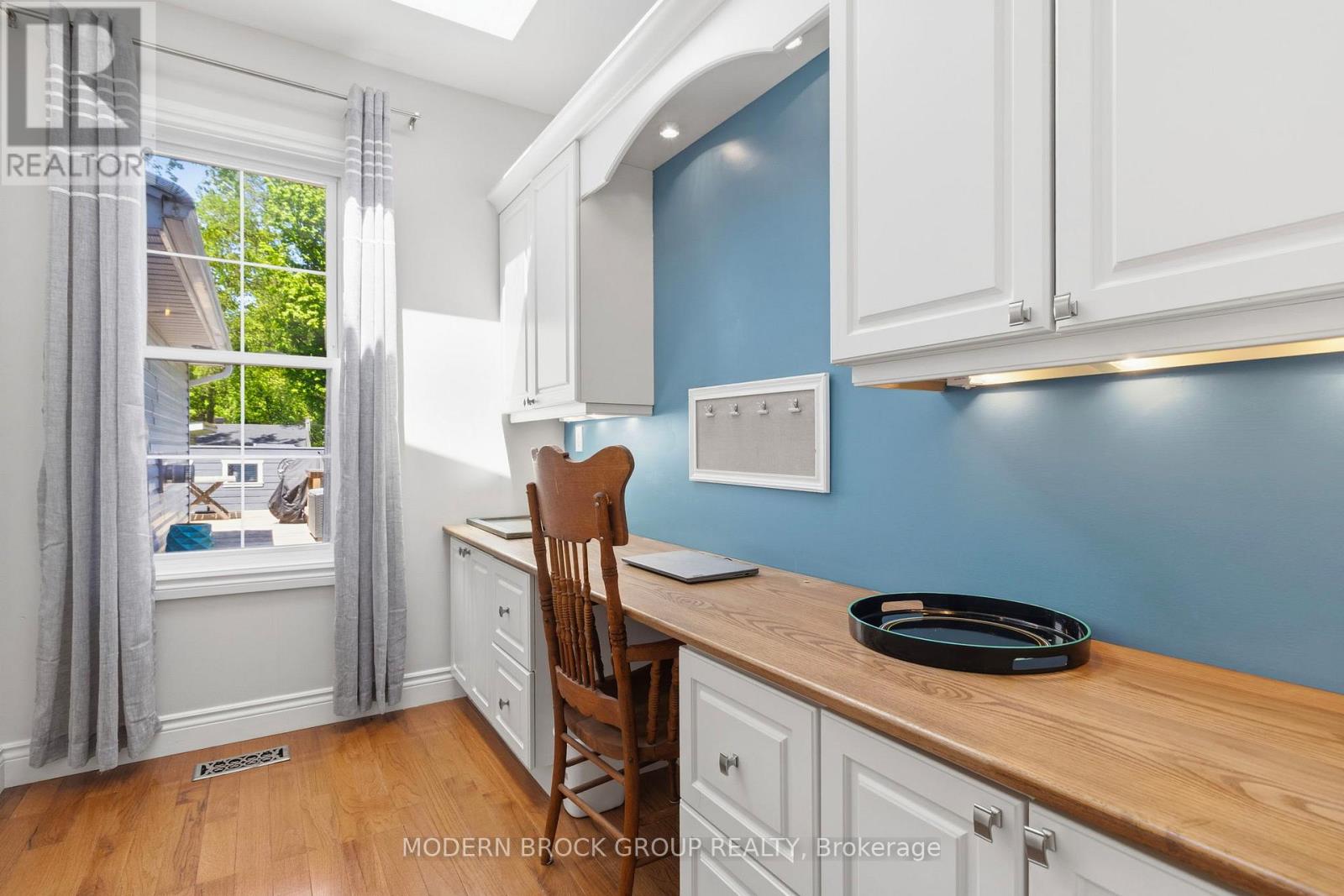254 KING STREET E - 12